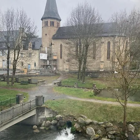 Le « studio Sur La Neste » Dans Le Centre D'arreau 아파트 아로